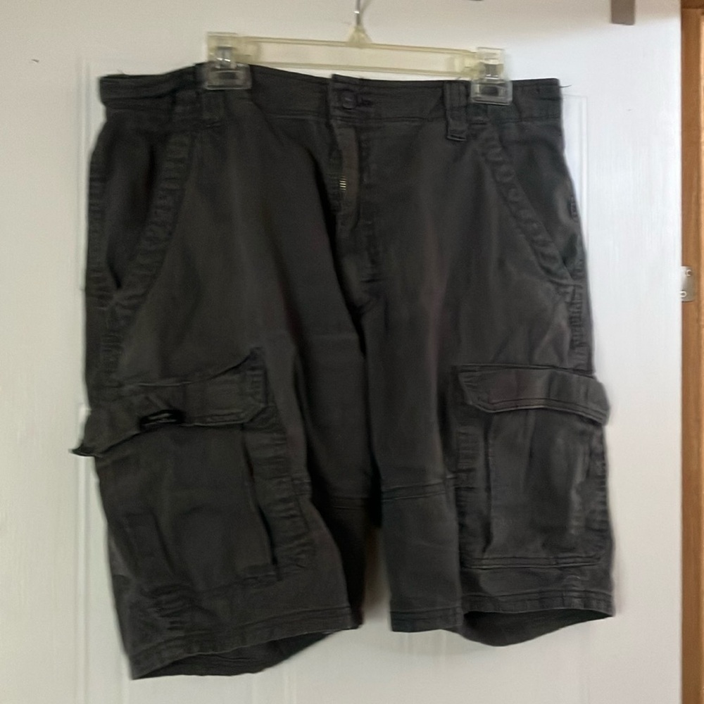 Blackish grayish Cargo Shorts with Durable Cotton Material